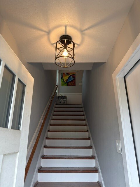 Photo - 711 Sabine St