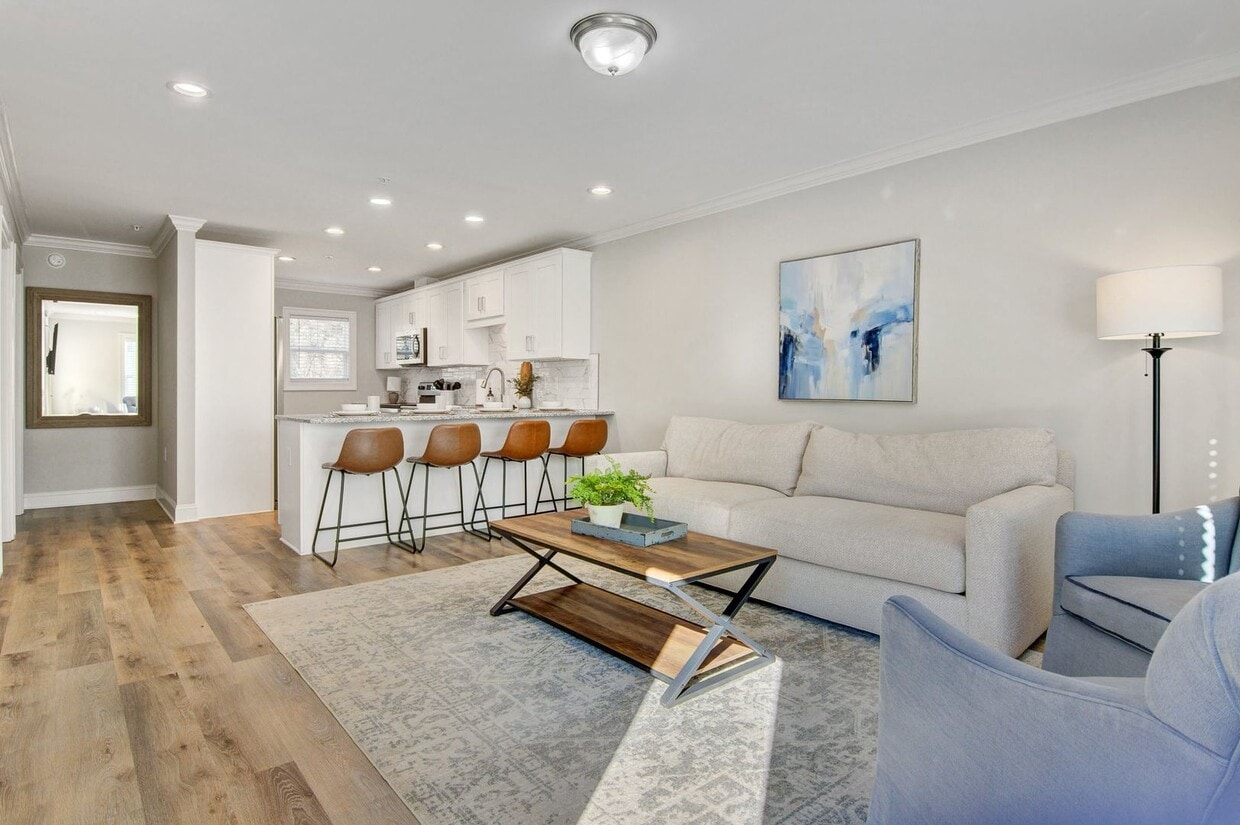 Modern 2-Bed, 2-Bath Single-Level Townhome... - Modern 2-Bed, 2-Bath Single-Level Townhome...