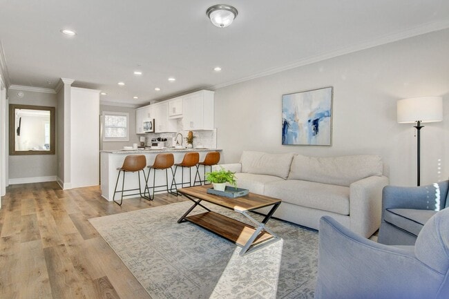 Modern 2-Bed, 2-Bath Single-Level Townhome... - Modern 2-Bed, 2-Bath Single-Level Townhome...
