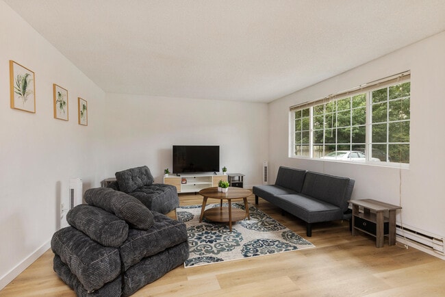 Building Photo - 15704 Ash Way Rental