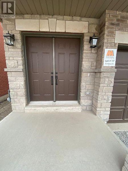 Photo - 212 Palace St