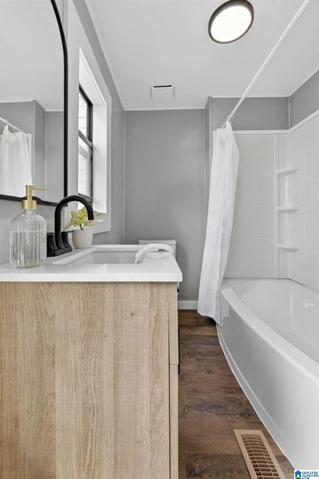 Photo - 3 bedroom & 3 bathroom located in Pleasant Valley