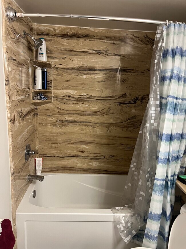 Photo - 12403 Lansdowne Dr NW