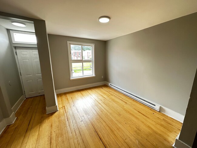 Photo - 1126 Union St