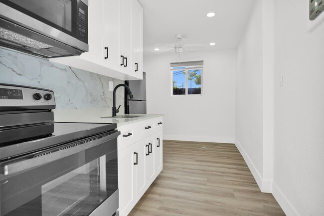 Building Photo - 210 Beacom Blvd Unit 214 Rental