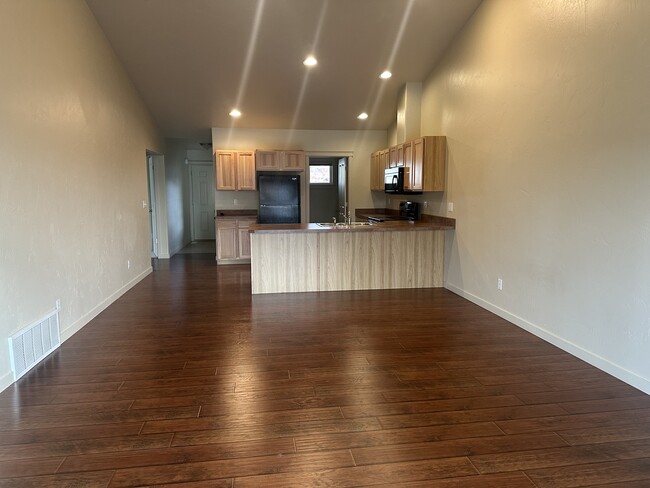 Plano de planta abierta - 48 Vista Loop