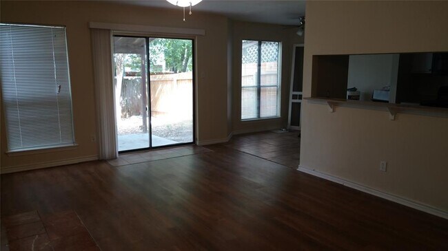 Photo - 1210 Gingerlily Cove