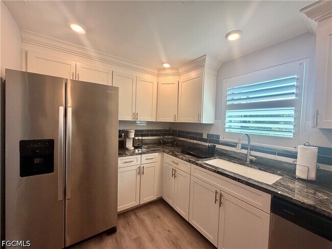 Photo - 4912 Vincennes St Unit 103