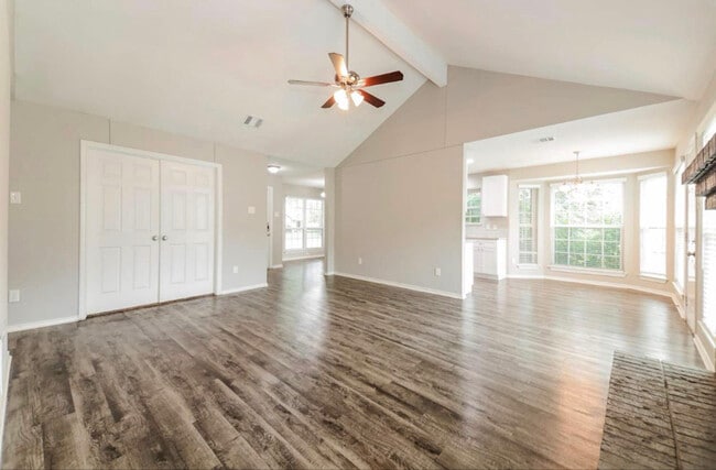 Photo - 611 Hanover Dr