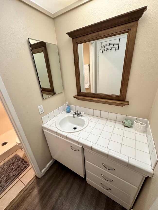 Photo - 3571 Ruffin Rd Unidad 241