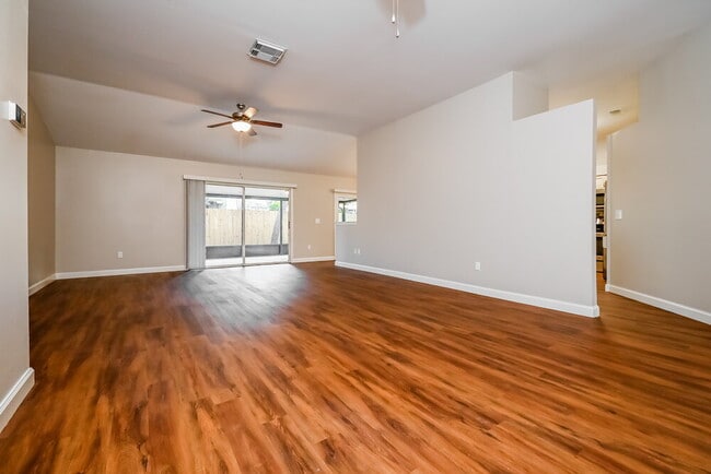 Photo - 4012 Quail Briar Dr Casa