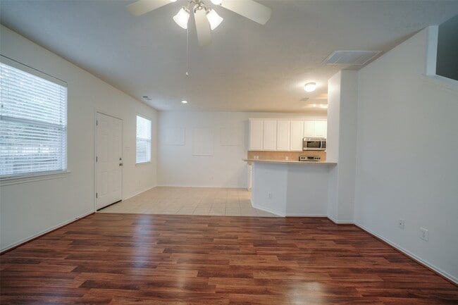 Building Photo - 146 Silver Penny Dr