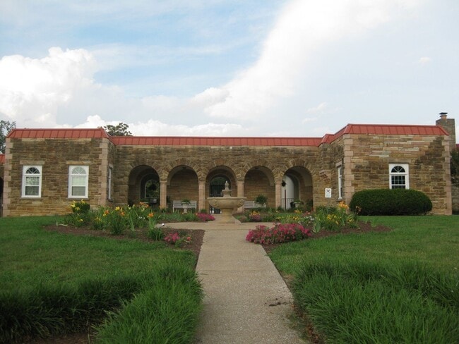 Building Photo - 5709 Lyons View Pike