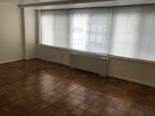 Photo - 922 24th St NW Unidad 206