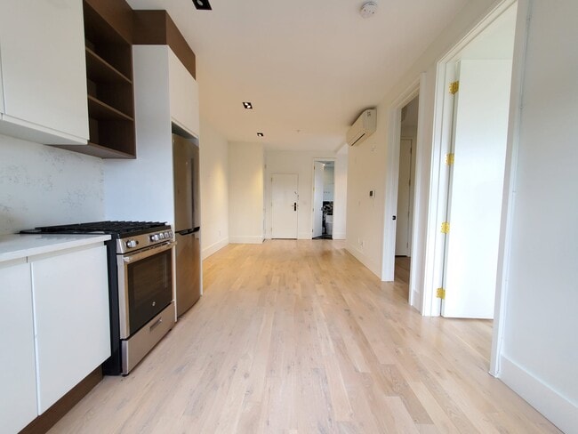 32 Magnolia 202 - 34 Magnolia Ave Unit 202