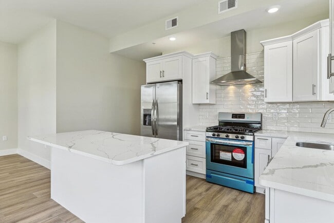 Photo - 611 Communipaw Ave Unit A