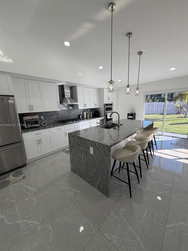 Photo - 920 Monticello Ave