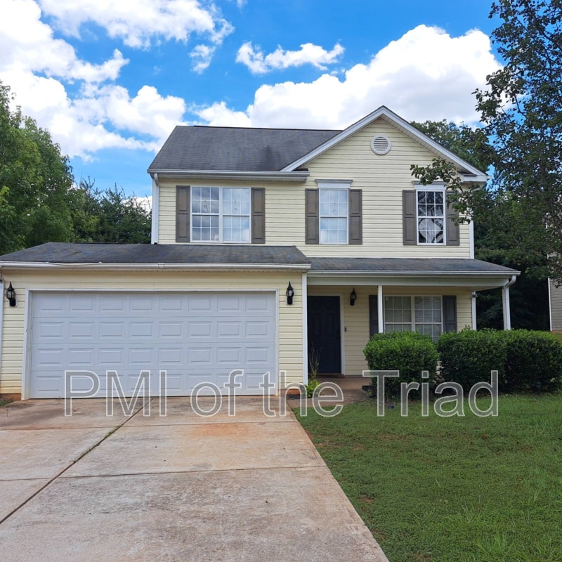 Photo - 152 Drewsbury Dr