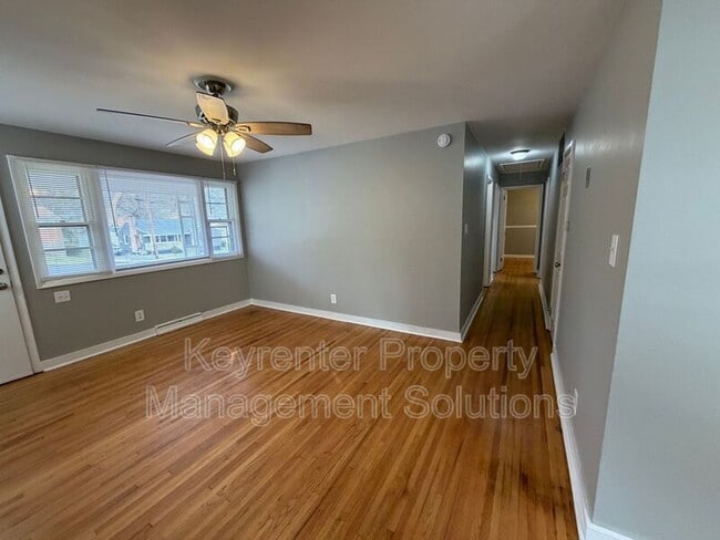 Photo - 221 River Rd