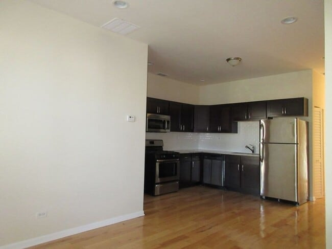 Photo - 3807 W Hirsch St Apartments Unit 2