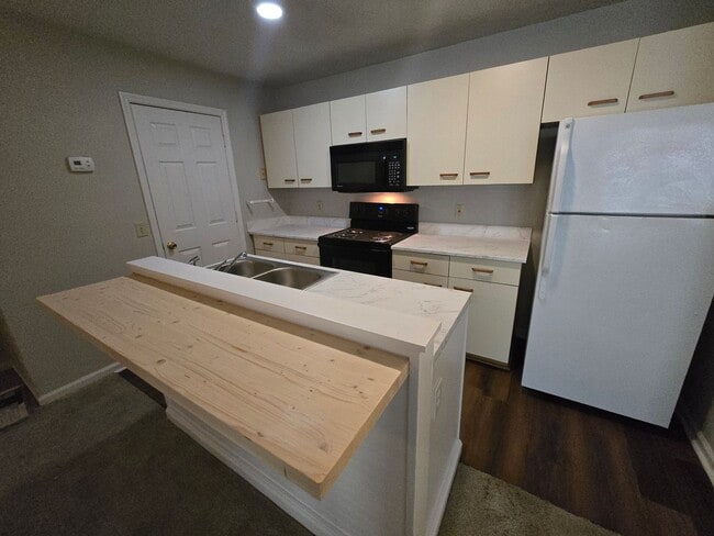 Photo - 6821 Willowbrook Dr