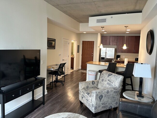 Photo - 400 S Tryon St Unidad ID1344173P