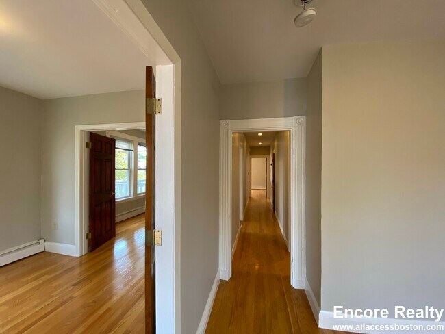 Photo - 350 Allston St Unidad 3