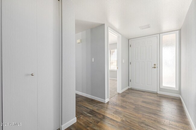 Photo - 1340 E Garnet Cir