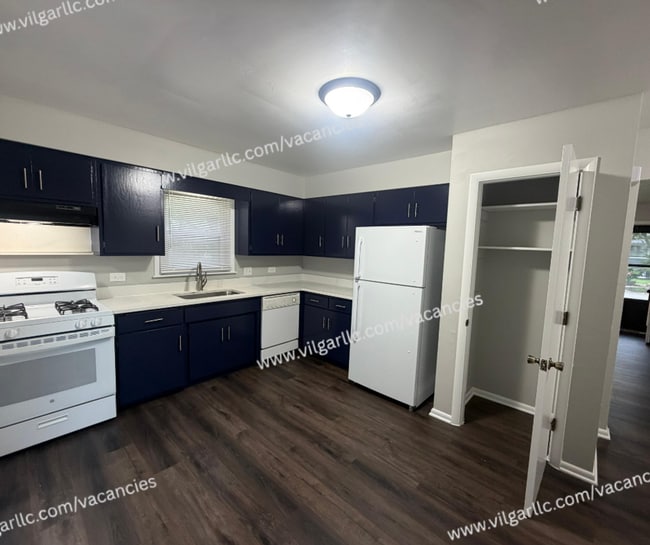 Photo - 2721 40th Pl