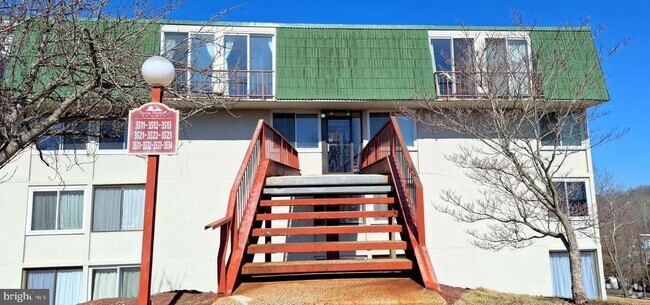 Building Photo - 3531 Forest Ln Unit E-12 Rental