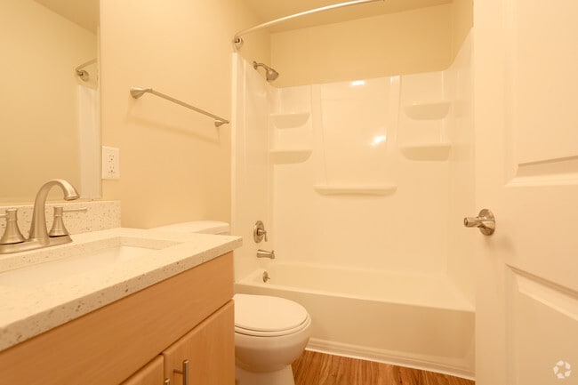 2Bedroom: Bathroom