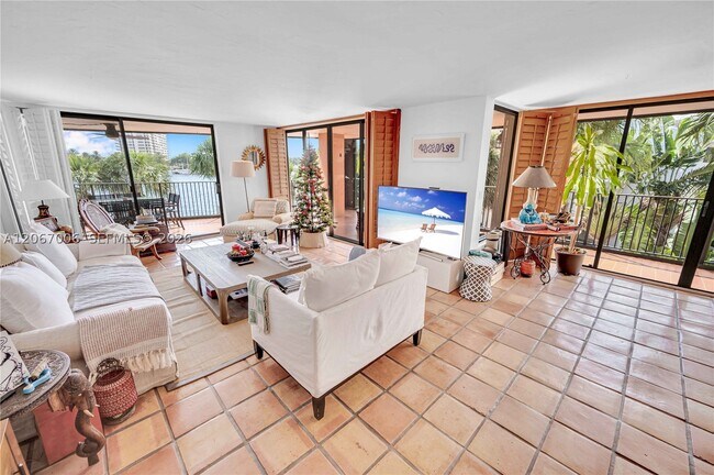 Photo - 1700 S Bayshore Dr Unit 3B