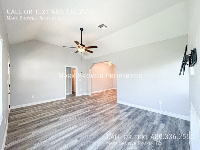 Photo - 1936 E Yale St