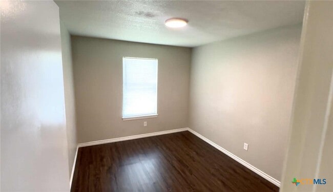Building Photo - 205 Erby Ave Unit D