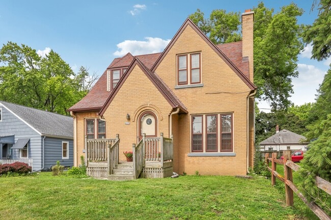 Photo - 6225 N Green Bay Ave