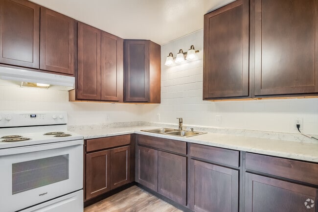 Interior Photo - JJGF 2 - 851-861 Evergreen Dr