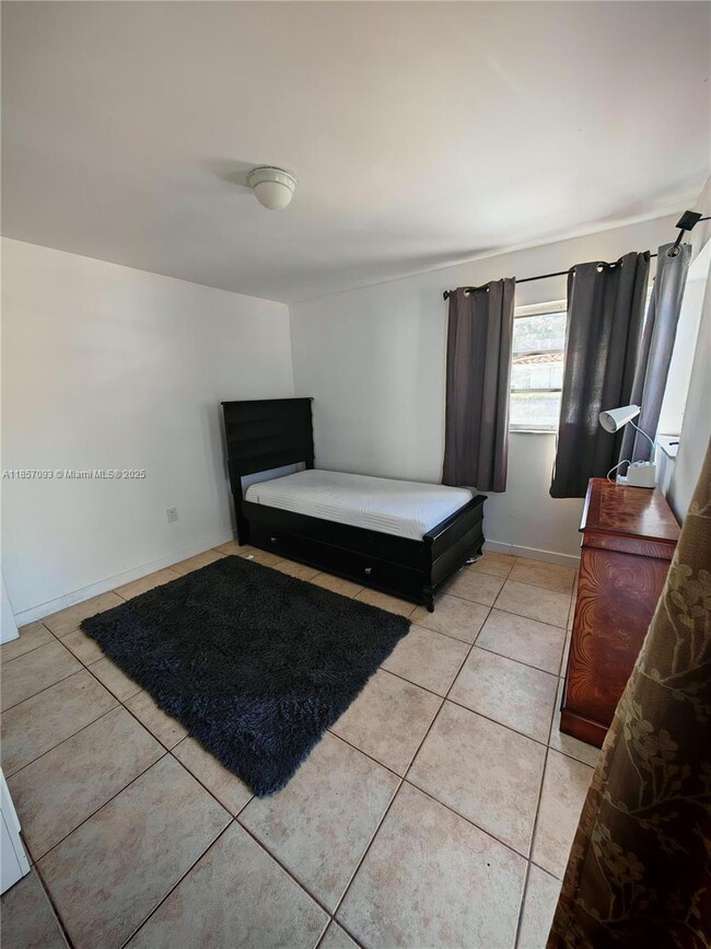 Photo - 4807 Ponce de Leon Blvd Unit 2