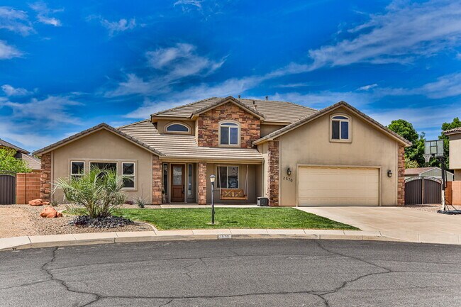 Building Photo - "Spacious 4-Bedroom Retreat with 3,584 Sq ...