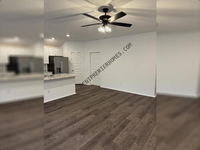 Photo - 102 Powder River Dr