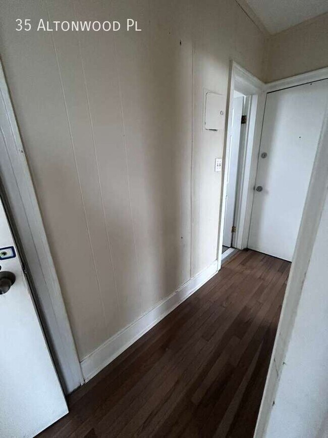 Photo - 35 Altonwood Pl