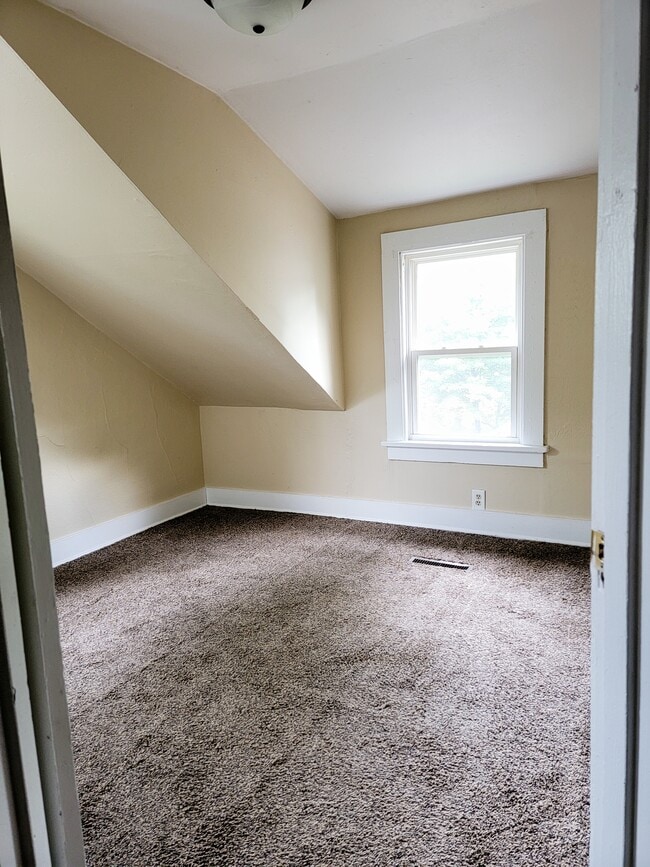 Photo - 623 Deyo Ave
