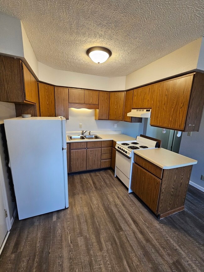 Photo - 215 N 3rd St