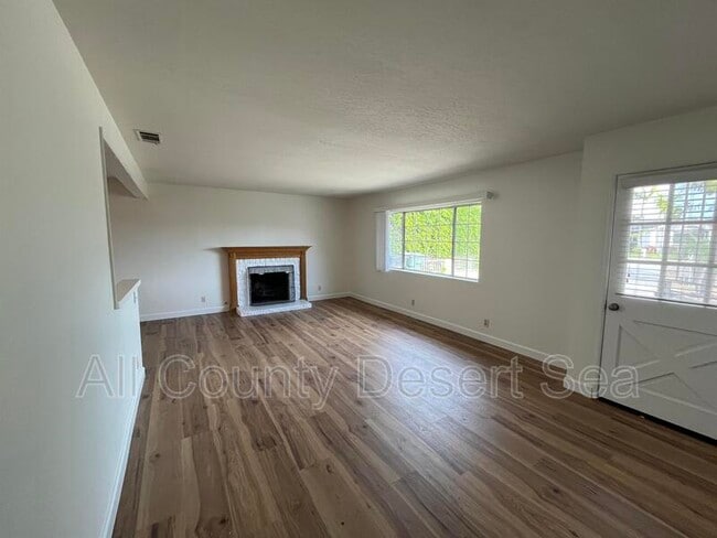 Photo - 11751 Emerald St