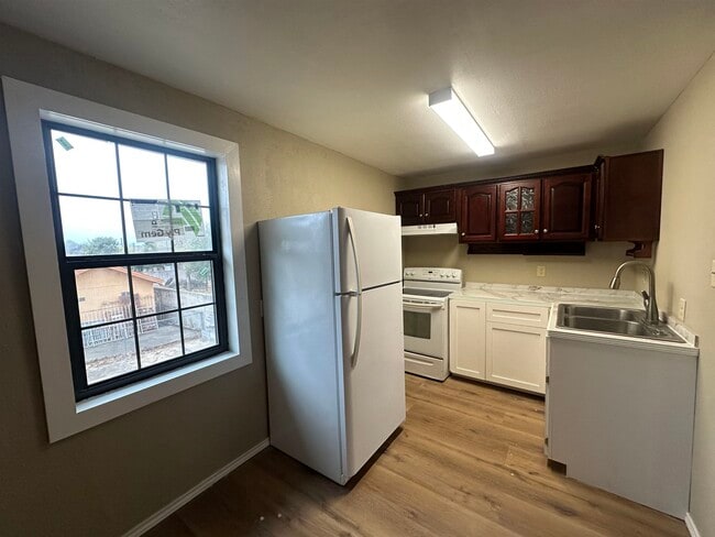 Photo - 2620 Laredo St Unidad 2