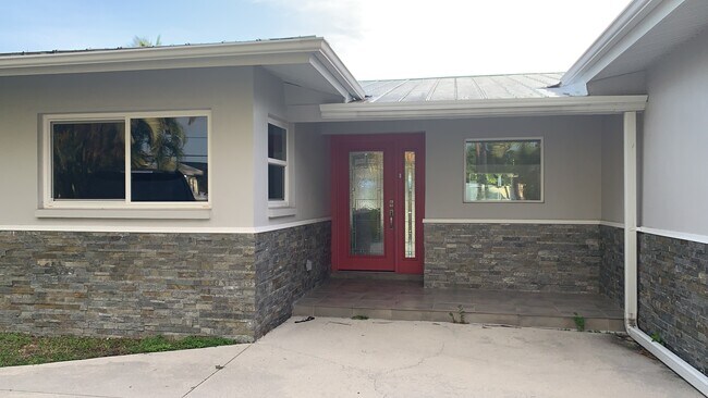 Photo - 5330 Bayshore Ave