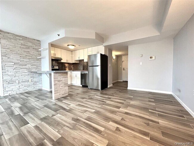 Photo - 63-47 Booth St Unit 3C