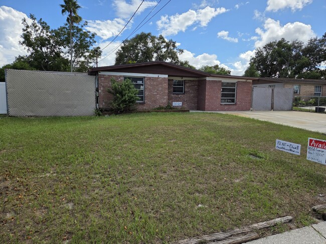 Building Photo - 2319 E 112th Ave