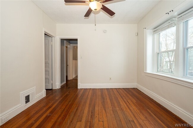 Photo - 11 Hoyt St