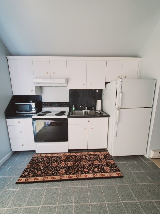 Photo - 94 Colonial Rd Unit 3