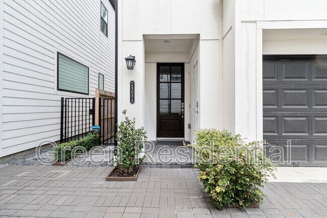 Photo - 2808 Grand Fountains Dr